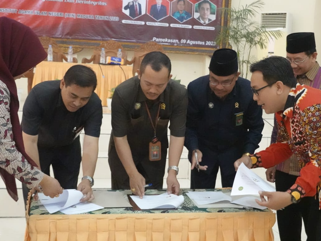 PENANDA TANGANAN MoA DAN PEMBEKALAN PRAKTIK PERADILAN